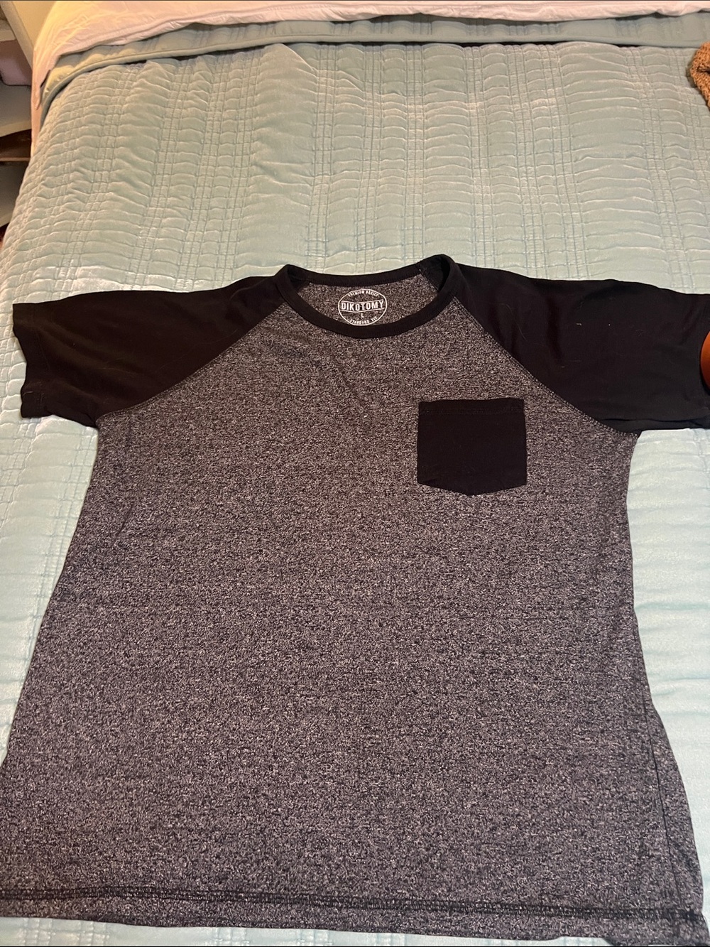 Men's Two-Tone Raglan Pocket T‑Shirt - Black Heather